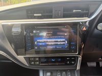 USED 2017 17 TOYOTA AURIS 1.8 VVT-h Business Edition Hatchback 5dr Petrol Hybrid CVT Euro 6 (s/s) (Safety Sense) (136 ps) 