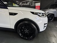 USED 2018 68 LAND ROVER DISCOVERY 5 3.0 SD V6 HSE SUV 5dr Diesel Auto 4WD Euro 6 (s/s) (306 ps) 2018 / 68 DISCOVERY 5 HSE 3.0 SDV6 306 PS - FUJI WHITE - &pound;6500 OF OPTIONS - BLACK PACK - DYNAMIC PACK - EXT ROOF RAILS - TILT & SLIDE GLASS PANROOF - LANE ASSIST - BLIND SPOT ASSIST - TOWBAR - REVERSE CAMERA