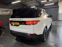 USED 2018 68 LAND ROVER DISCOVERY 5 3.0 SD V6 HSE SUV 5dr Diesel Auto 4WD Euro 6 (s/s) (306 ps) 2018 / 68 DISCOVERY 5 HSE 3.0 SDV6 306 PS - FUJI WHITE - &pound;6500 OF OPTIONS - BLACK PACK - DYNAMIC PACK - EXT ROOF RAILS - TILT & SLIDE GLASS PANROOF - LANE ASSIST - BLIND SPOT ASSIST - TOWBAR - REVERSE CAMERA