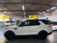 USED 2018 68 LAND ROVER DISCOVERY 5 3.0 SD V6 HSE SUV 5dr Diesel Auto 4WD Euro 6 (s/s) (306 ps) 2018 / 68 DISCOVERY 5 HSE 3.0 SDV6 306 PS - FUJI WHITE - &pound;6500 OF OPTIONS - BLACK PACK - DYNAMIC PACK - EXT ROOF RAILS - TILT & SLIDE GLASS PANROOF - LANE ASSIST - BLIND SPOT ASSIST - TOWBAR - REVERSE CAMERA