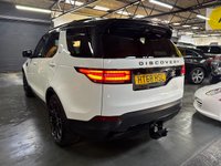 USED 2018 68 LAND ROVER DISCOVERY 5 3.0 SD V6 HSE SUV 5dr Diesel Auto 4WD Euro 6 (s/s) (306 ps) 2018 / 68 DISCOVERY 5 HSE 3.0 SDV6 306 PS - FUJI WHITE - &pound;6500 OF OPTIONS - BLACK PACK - DYNAMIC PACK - EXT ROOF RAILS - TILT & SLIDE GLASS PANROOF - LANE ASSIST - BLIND SPOT ASSIST - TOWBAR - REVERSE CAMERA