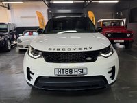 USED 2018 68 LAND ROVER DISCOVERY 5 3.0 SD V6 HSE SUV 5dr Diesel Auto 4WD Euro 6 (s/s) (306 ps) 2018 / 68 DISCOVERY 5 HSE 3.0 SDV6 306 PS - FUJI WHITE - &pound;6500 OF OPTIONS - BLACK PACK - DYNAMIC PACK - EXT ROOF RAILS - TILT & SLIDE GLASS PANROOF - LANE ASSIST - BLIND SPOT ASSIST - TOWBAR - REVERSE CAMERA