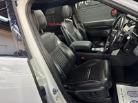 USED 2018 68 LAND ROVER DISCOVERY 5 3.0 SD V6 HSE SUV 5dr Diesel Auto 4WD Euro 6 (s/s) (306 ps) 2018 / 68 DISCOVERY 5 HSE 3.0 SDV6 306 PS - FUJI WHITE - &pound;6500 OF OPTIONS - BLACK PACK - DYNAMIC PACK - EXT ROOF RAILS - TILT & SLIDE GLASS PANROOF - LANE ASSIST - BLIND SPOT ASSIST - TOWBAR - REVERSE CAMERA