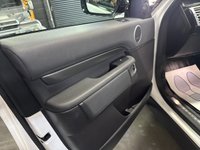 USED 2018 68 LAND ROVER DISCOVERY 5 3.0 SD V6 HSE SUV 5dr Diesel Auto 4WD Euro 6 (s/s) (306 ps) 2018 / 68 DISCOVERY 5 HSE 3.0 SDV6 306 PS - FUJI WHITE - &pound;6500 OF OPTIONS - BLACK PACK - DYNAMIC PACK - EXT ROOF RAILS - TILT & SLIDE GLASS PANROOF - LANE ASSIST - BLIND SPOT ASSIST - TOWBAR - REVERSE CAMERA