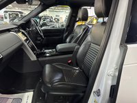 USED 2018 68 LAND ROVER DISCOVERY 5 3.0 SD V6 HSE SUV 5dr Diesel Auto 4WD Euro 6 (s/s) (306 ps) 2018 / 68 DISCOVERY 5 HSE 3.0 SDV6 306 PS - FUJI WHITE - &pound;6500 OF OPTIONS - BLACK PACK - DYNAMIC PACK - EXT ROOF RAILS - TILT & SLIDE GLASS PANROOF - LANE ASSIST - BLIND SPOT ASSIST - TOWBAR - REVERSE CAMERA
