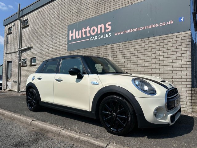 View our MINI Hatch 2.0 Cooper S Hatchback 5dr Petrol Auto Euro 6 (s/s) (192 ps)