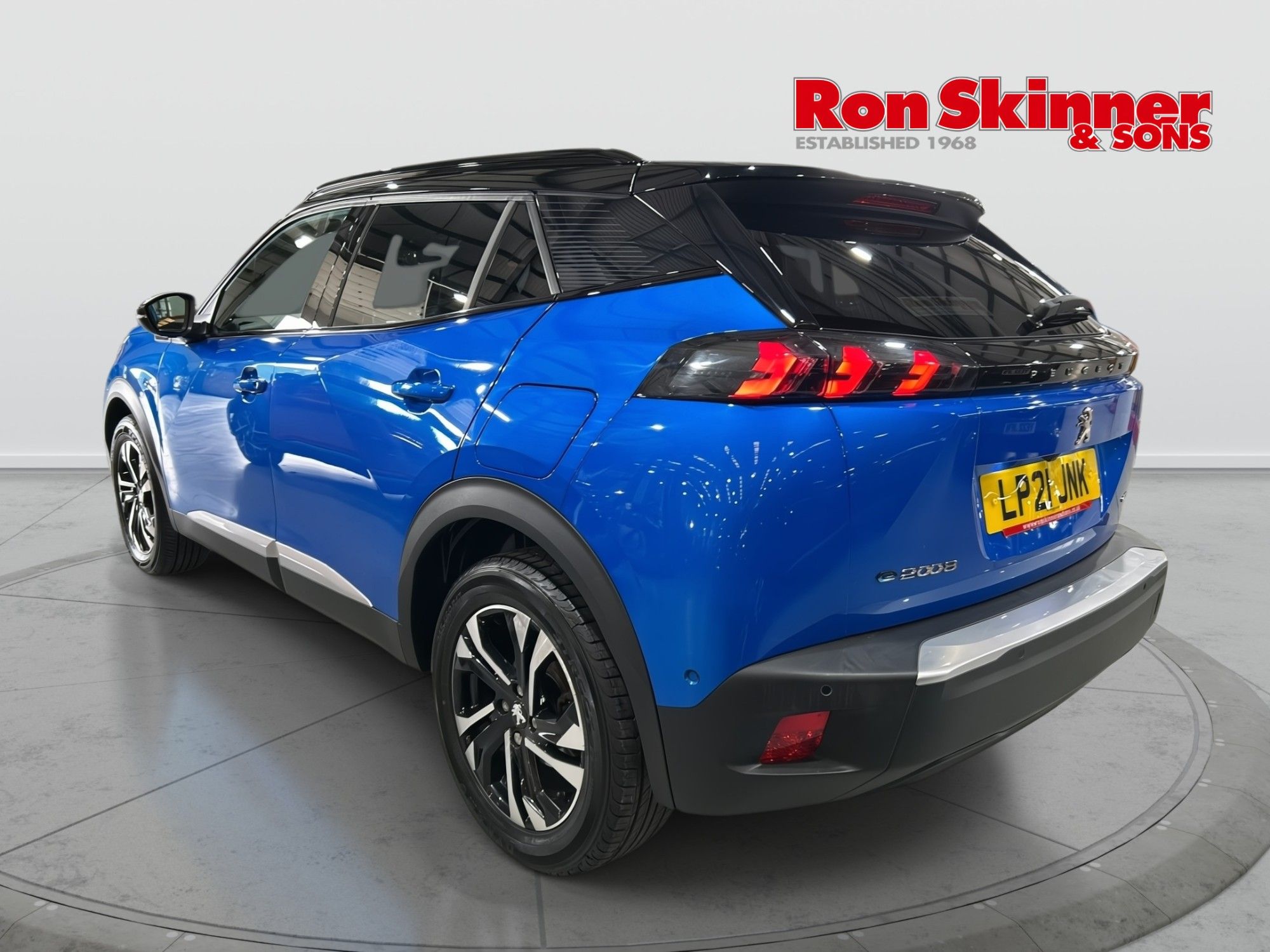 USED 2021 21 PEUGEOT E-2008 50kWh GT SUV 5dr Electric Auto (136 ps) 
