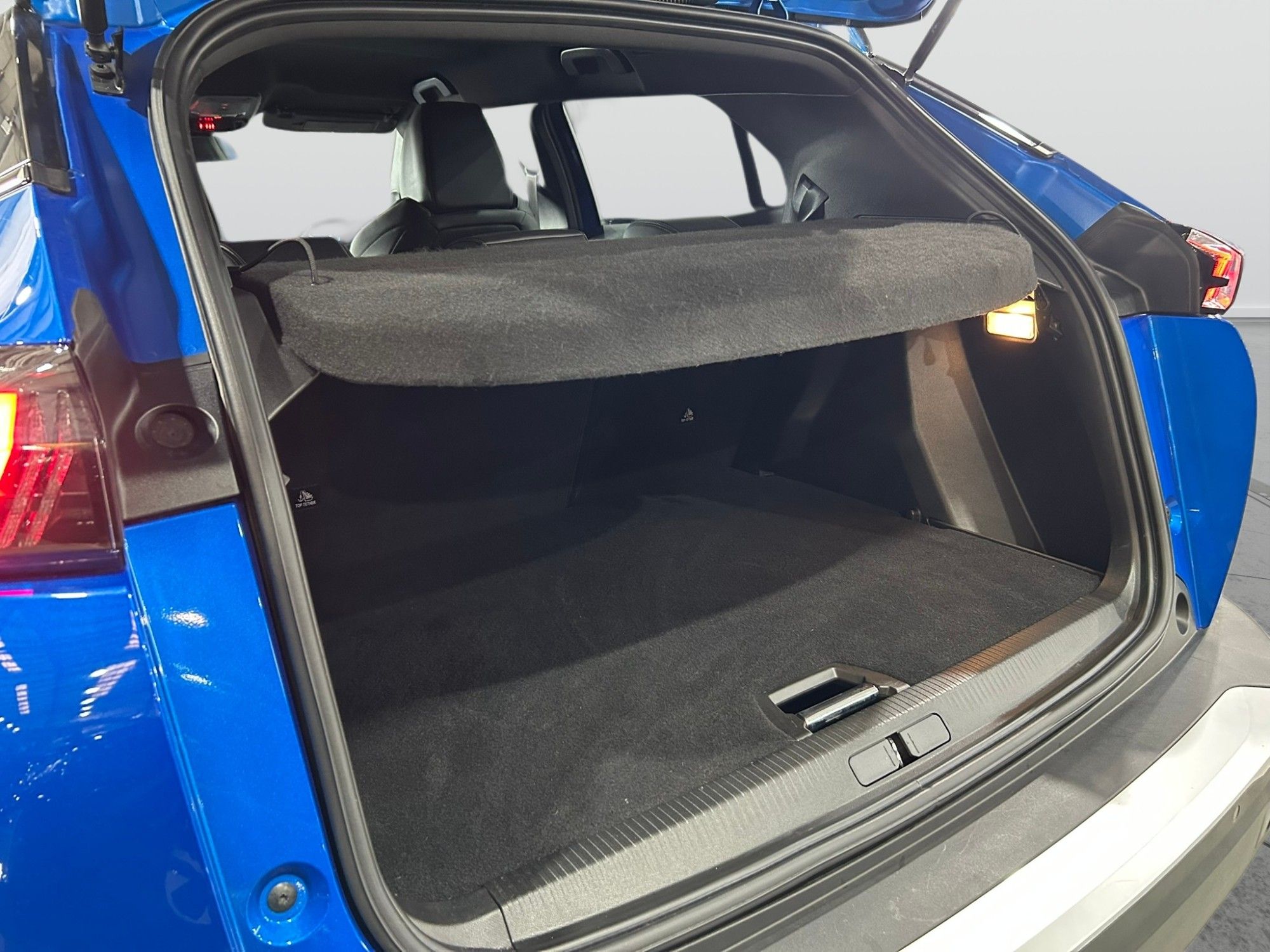 USED 2021 21 PEUGEOT E-2008 50kWh GT SUV 5dr Electric Auto (136 ps) 