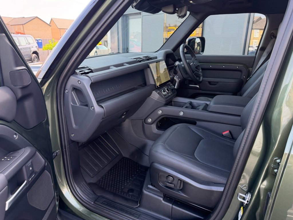 USED 2026 26 LAND ROVER DEFENDER 110 3.0 D250 MHEV X-Dynamic HSE Hard Top SUV 5dr Diesel Auto 4WD MWB Euro 6 (s/s) (249 ps) URBAN, ELEC TOW BAR, REAR SEAT CONV