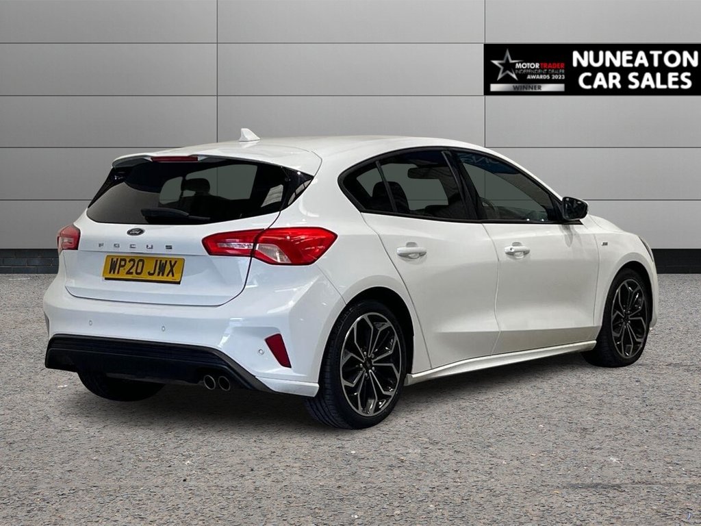 2020 Ford Focus — image 3
