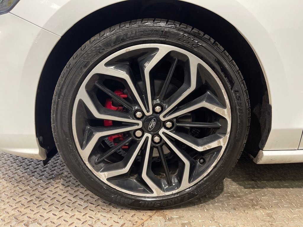 2020 Ford Focus — image 2