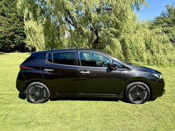 2022 NISSAN LEAF