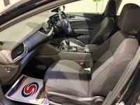 USED 2017 67 VAUXHALL INSIGNIA 1.6 Turbo D ecoTEC Design Nav Grand Sport 5dr Diesel Manual Euro 6 (s/s) (136 ps) 