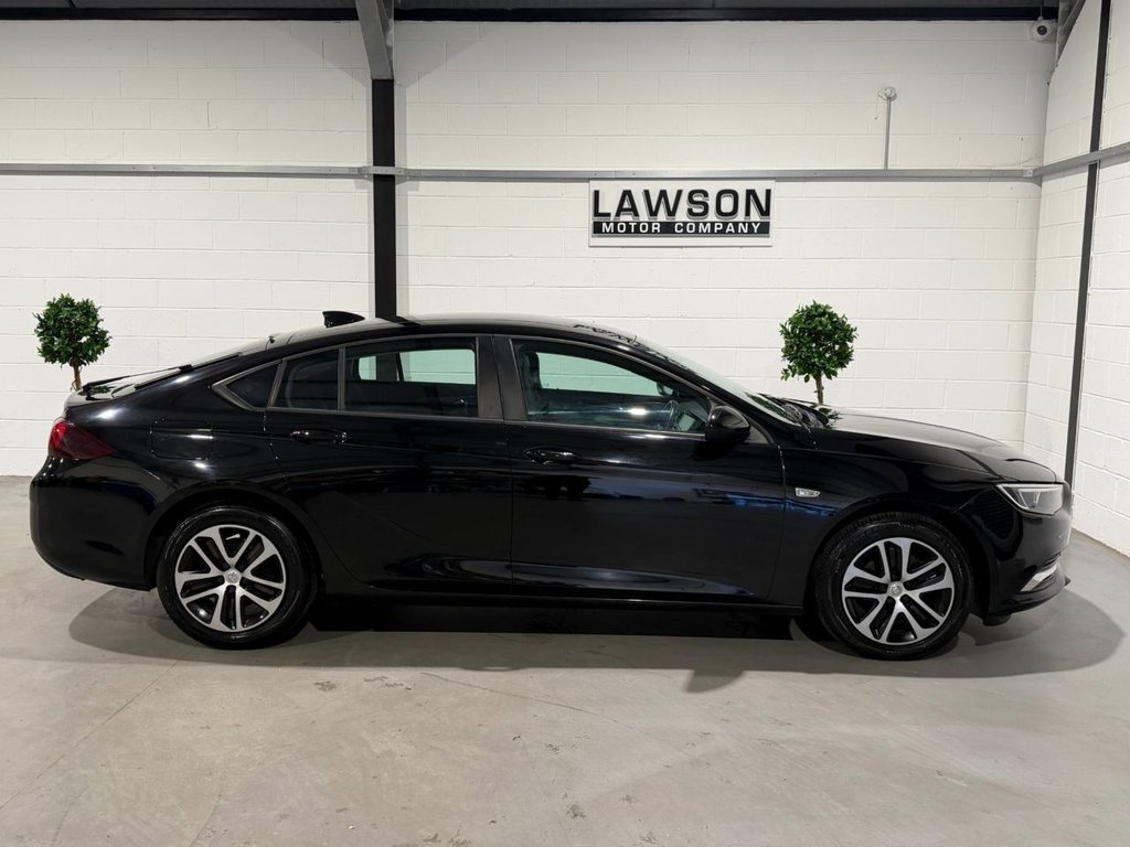 USED 2017 67 VAUXHALL INSIGNIA 1.6 Turbo D ecoTEC Design Nav Grand Sport 5dr Diesel Manual Euro 6 (s/s) (136 ps) 