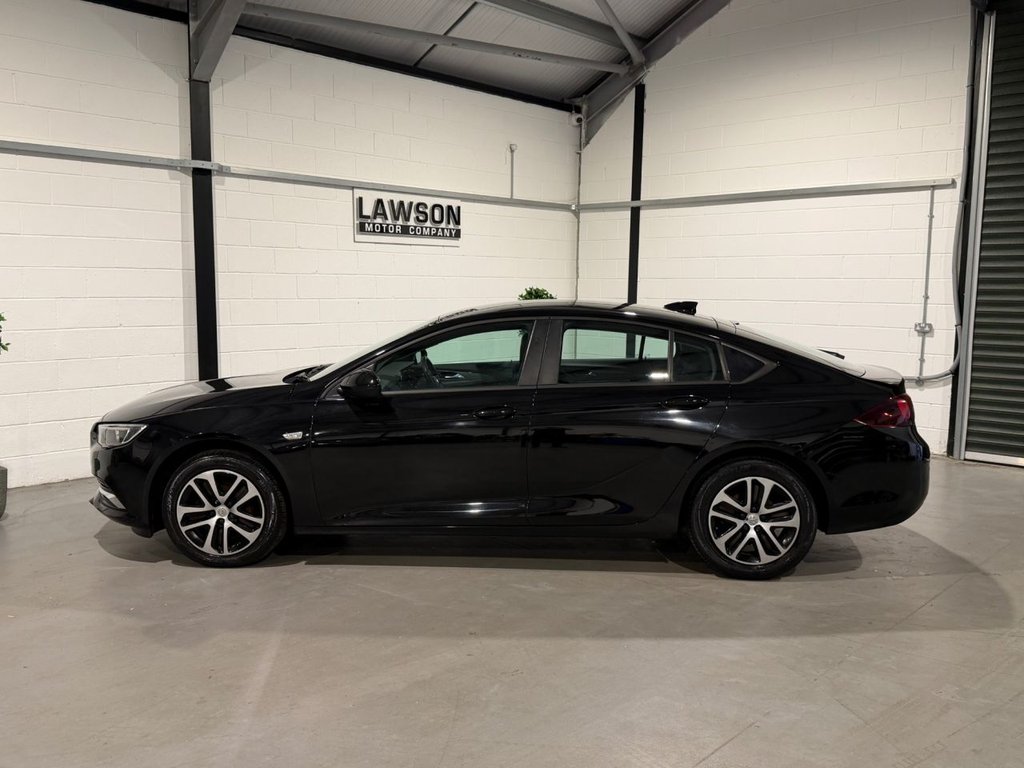 USED 2017 67 VAUXHALL INSIGNIA 1.6 Turbo D ecoTEC Design Nav Grand Sport 5dr Diesel Manual Euro 6 (s/s) (136 ps) 