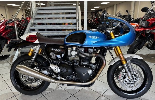 View our Triumph Thruxton 1200 RS TON UP EDITION RARE www.sellingyourbike.co.uk