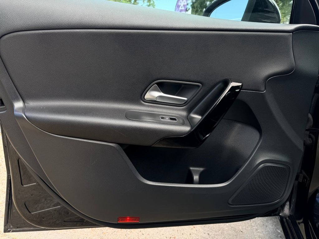 USED 2019 19 MERCEDES-BENZ A CLASS 1.3 A180 SE Hatchback 5dr Petrol 7G-DCT Euro 6 (s/s) (136 ps) |SatNav|Camera|2 Owners|Lane Assist|Half Leather|