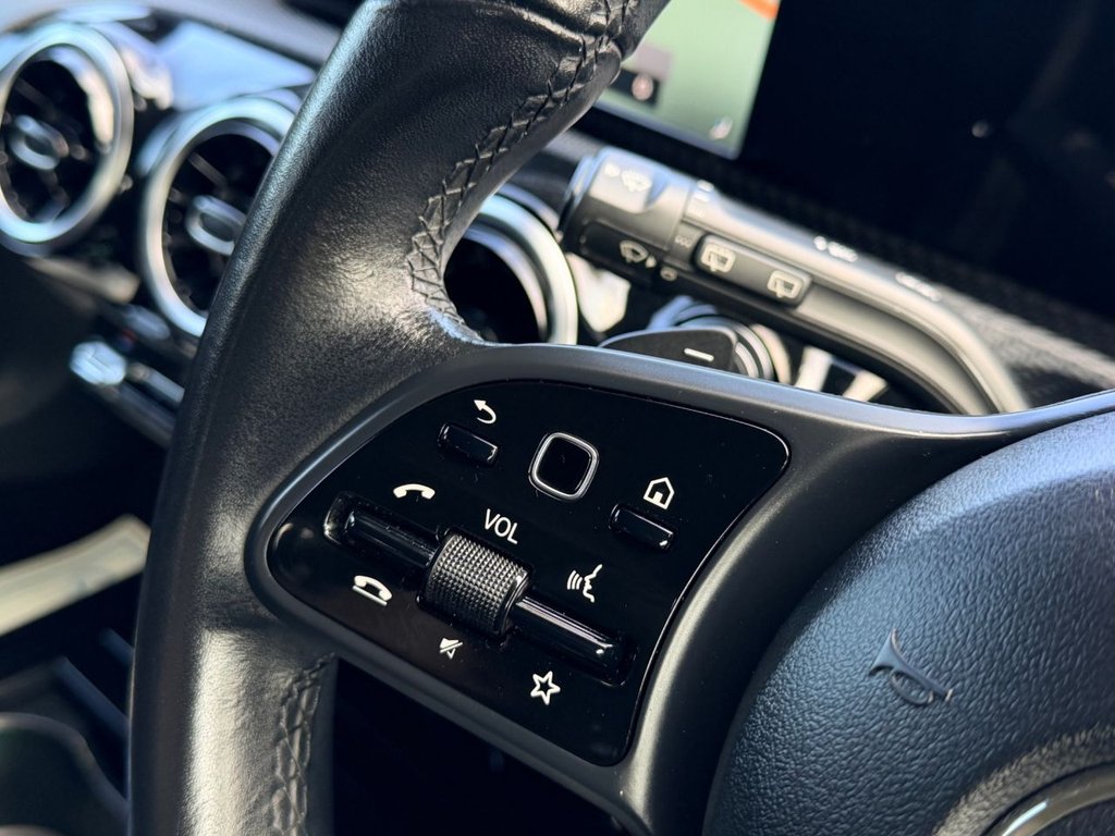 USED 2019 19 MERCEDES-BENZ A CLASS 1.3 A180 SE Hatchback 5dr Petrol 7G-DCT Euro 6 (s/s) (136 ps) |SatNav|Camera|2 Owners|Lane Assist|Half Leather|