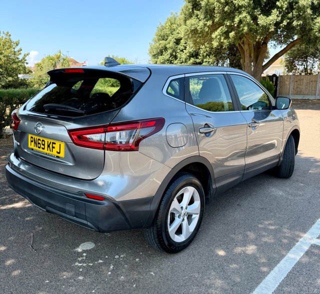 View our NISSAN QASHQAI
