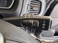 USED 2019 19 VOLVO V40 2.0 T2 GPF R-Design Hatchback 5dr Petrol Manual Euro 6 (s/s) (122 ps) 7 Services - Last March 2026
