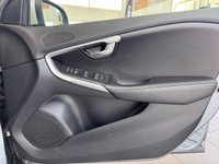USED 2019 19 VOLVO V40 2.0 T2 GPF R-Design Hatchback 5dr Petrol Manual Euro 6 (s/s) (122 ps) 7 Services - Last March 2026
