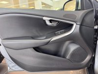 USED 2019 19 VOLVO V40 2.0 T2 GPF R-Design Hatchback 5dr Petrol Manual Euro 6 (s/s) (122 ps) 7 Services - Last March 2026