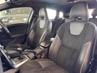 USED 2019 19 VOLVO V40 2.0 T2 GPF R-Design Hatchback 5dr Petrol Manual Euro 6 (s/s) (122 ps) 7 Services - Last March 2026
