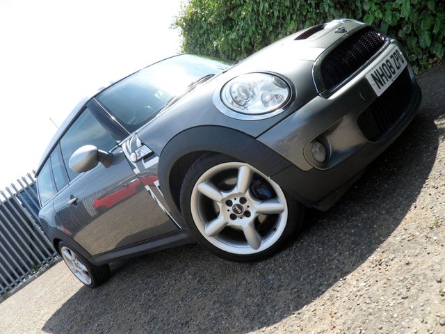 View our MINI CLUBMAN