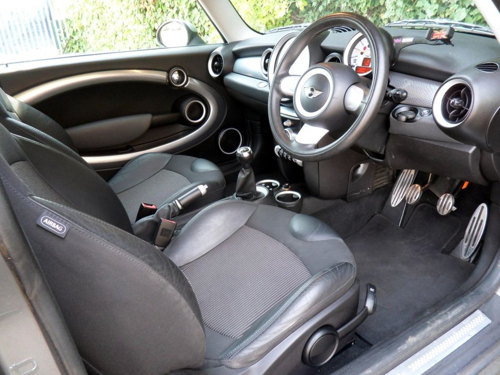 USED 2008 08 MINI CLUBMAN 1.6 Cooper S Estate 5dr Petrol Manual Euro 4 (175 ps) Timing Chain Replaced Service 02/26