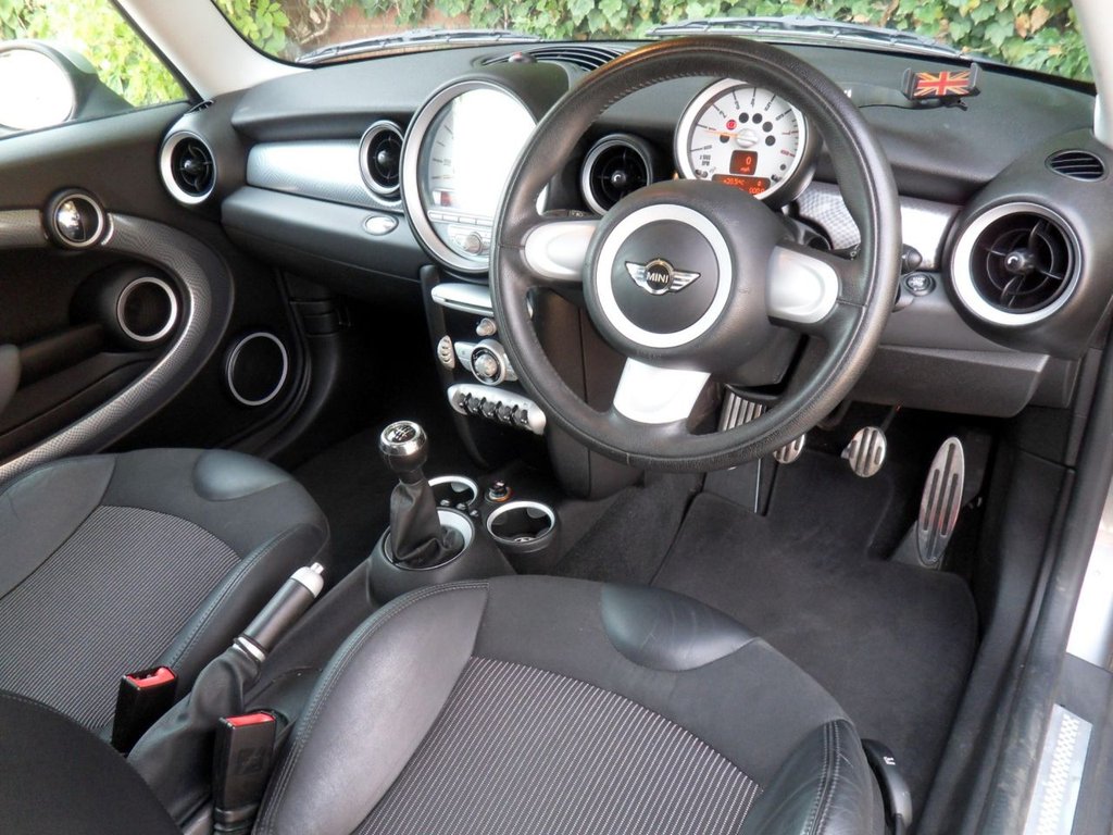USED 2008 08 MINI CLUBMAN 1.6 Cooper S Estate 5dr Petrol Manual Euro 4 (175 ps) Timing Chain Replaced Service 02/26
