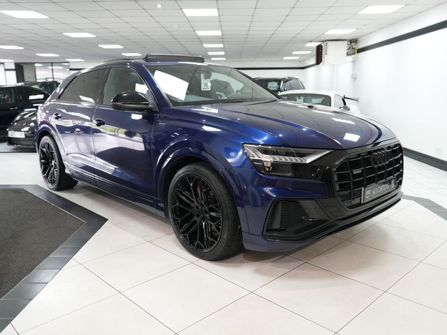 View our AUDI Q8