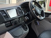 USED 2019 19 VOLKSWAGEN TRANSPORTER T6 2.0 BITDI 204PS 7 SPEED DSG 4MOTION T32 KOMBI HIGHLINE AUTOMATIC 4WD 4X4 5 SEAT CREW KOMBI VAN NO VAT * RARE 4MOTION KOMBI * HUGE SPEC MUST SEE *