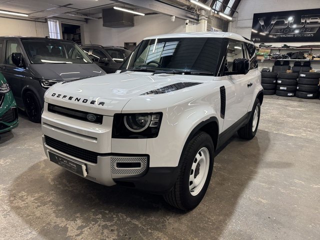 View our LAND ROVER DEFENDER 90
