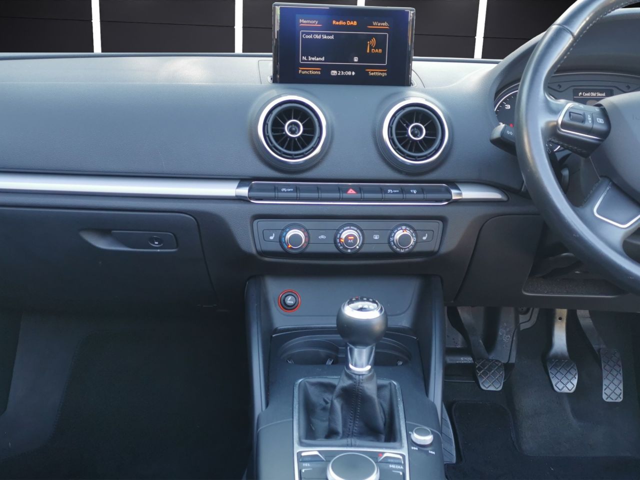 2015 AUDI A3 CABRIOLET 1.6 TDI SE Convertible 2dr Diesel Manual Euro 6 (s/s) (110 ps) - vehicle photo 15 for sale on PureCar