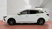 USED 2023 73 MG MG5 61.1kWh Trophy Long Range Estate 5dr Electric Auto (156 ps)+NEW SHAPE+2 CABLES+1 OWNER FROM NEW+NAV+HISTORY+PARK CONTROL WITH CAM+MEDIA+PRIVACY GLASS+BLUETOOTH+NAV+APPS+USB+FULL LEATHER SEATS+ALLOYS+DAB+CRUISE+HEATED FRONT SEATS 2 CABLES+1 OWNER FROM NEW+NAV+HISTORY+PARK CONTROL WITH CAM+MEDIA+PRIVACY GLASS+BLUETOOTH+NAV+APPS+USB+FULL LEATHER SEATS+ALLOYS+DAB+CRUISE+HEATED FRONT SEATS+HPI CLEAR