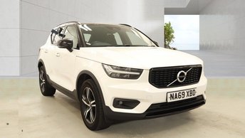 2020 VOLVO XC40