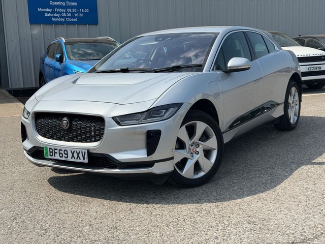 View our Jaguar I-Pace 400 90kWh SE SUV 5dr Electric Auto 4WD (400 ps)