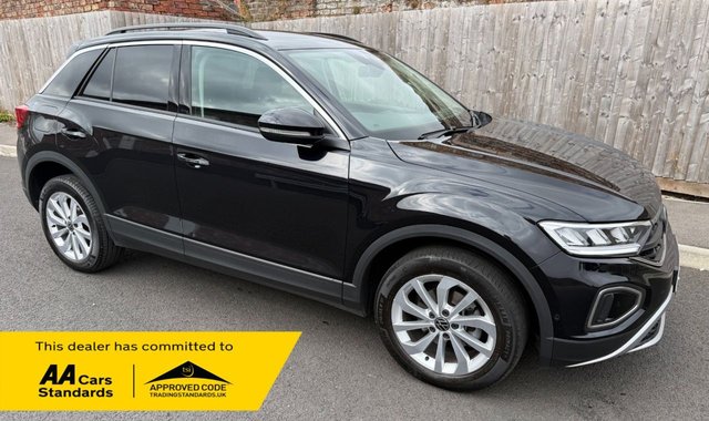 View our Volkswagen T-Roc 1.0 TSI Life SUV 5dr Petrol Manual Euro 6 (s/s) (110 ps)