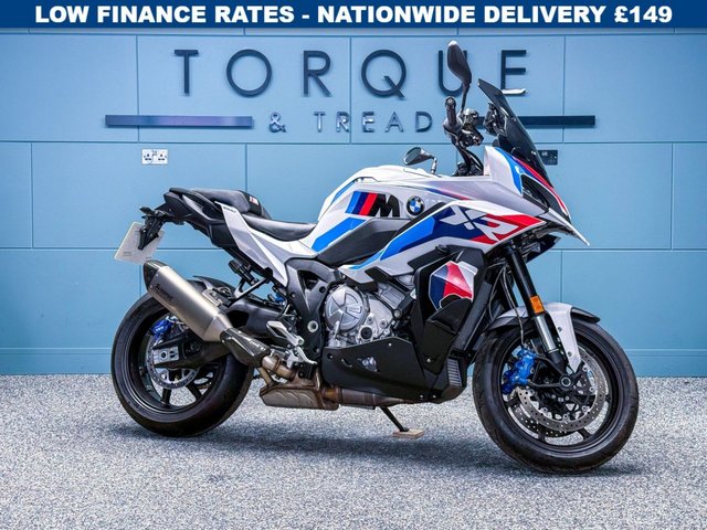 View our BMW M 1000 XR