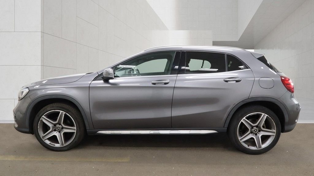 USED 2018 18 MERCEDES-BENZ GLA 1.6 GLA200 AMG Line (Premium) SUV 5dr Petrol Manual Euro 6 (s/s) (156 ps) 2 KEYS / SERVICE HISTORY