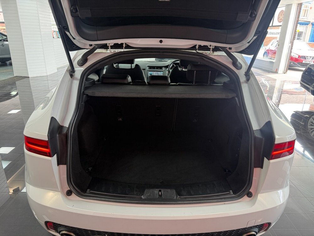 2019 Jaguar E-Pace thumbnail 11
