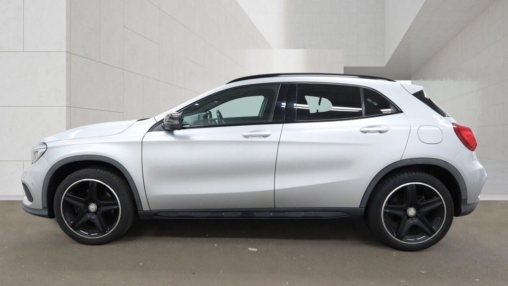 USED 2017 17 MERCEDES-BENZ GLA 2.1 GLA220d AMG Line (Premium) SUV 5dr Diesel 7G-DCT 4MATIC Euro 6 (s/s) (177 ps) 2 KEYS / SERVICE HISTORY