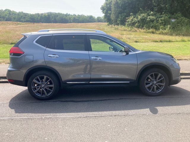 View our NISSAN X-TRAIL