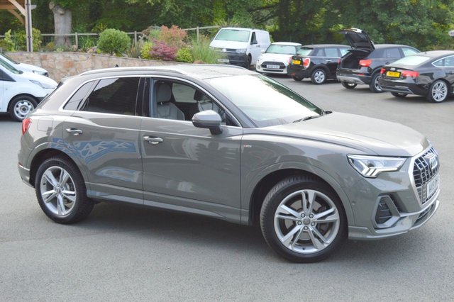View our AUDI Q3