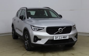 2023 VOLVO XC40