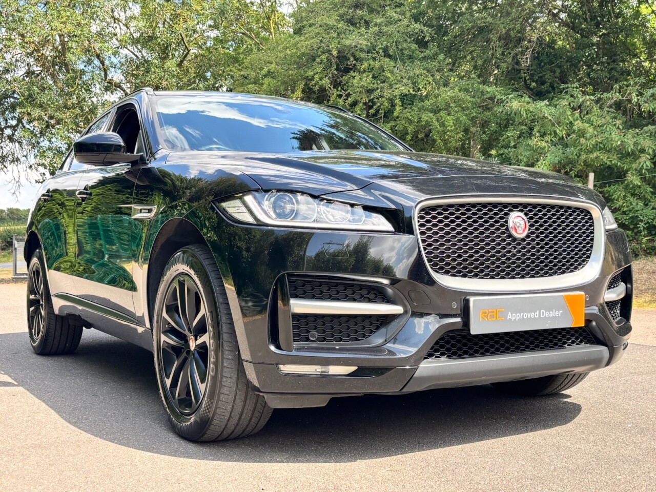 2018 Jaguar F-PACE thumbnail 21
