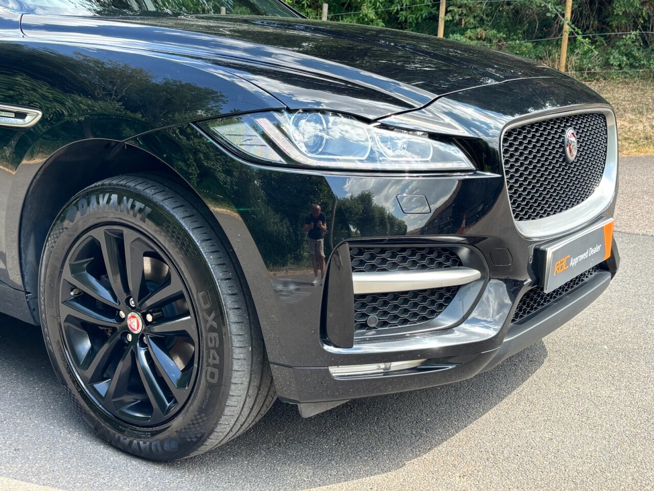 2018 Jaguar F-PACE thumbnail 23