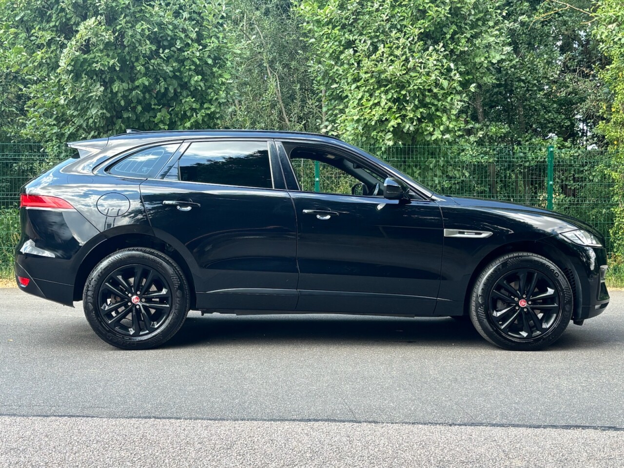 2018 Jaguar F-PACE thumbnail 9