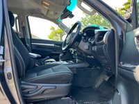 USED 2022 72 TOYOTA HILUX 150 2.4 D-4D Invincible Double Cab Auto 4WD Euro 6 +VAT 