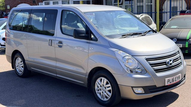 View our HYUNDAI i800